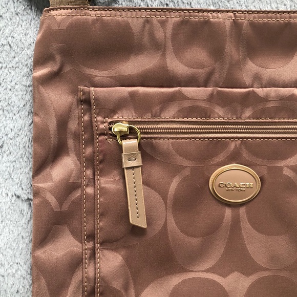 Coach Messenger Crossbody Bag - Picture 5 of 7